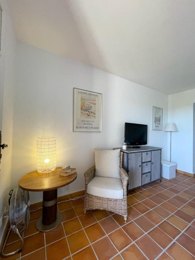 Superb Apartment With Balcony Near The Beach Saint-Raphaël Esterno foto