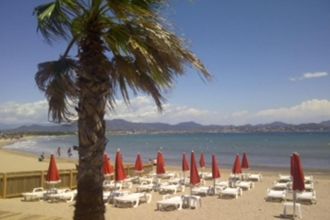 Superb Apartment With Balcony Near The Beach Saint-Raphaël Esterno foto